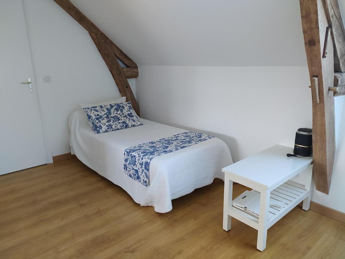 Les Ormeaux Hotel Oisly Eksteriør billede